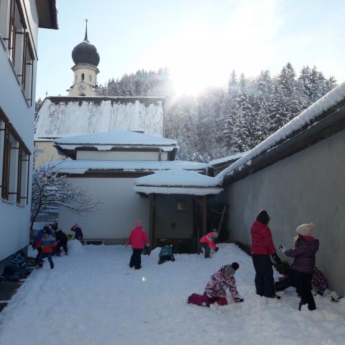 Spiele im Schnee