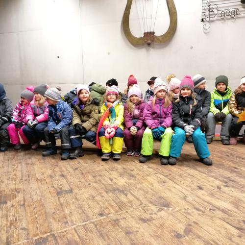 Kinder auf der Bühne