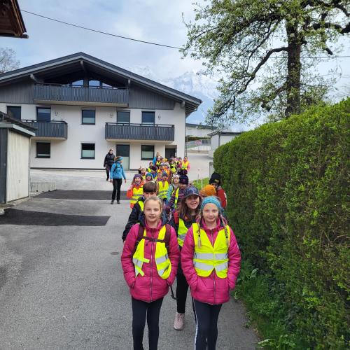 Kinder im Freien