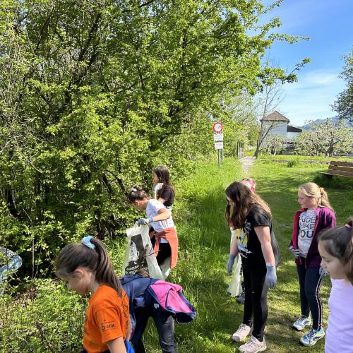 Kinder im Freien