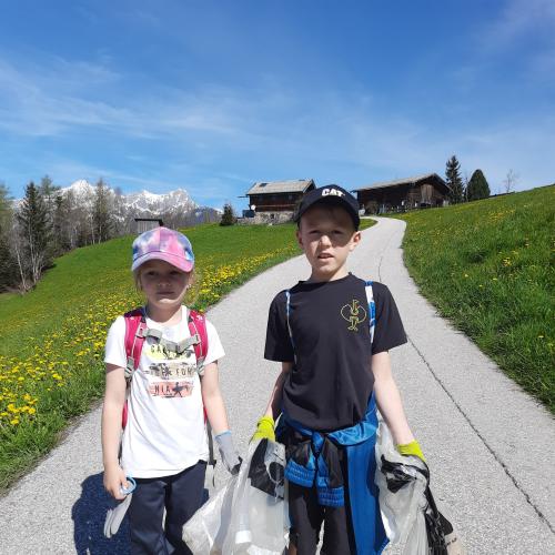 Kinder im Freien