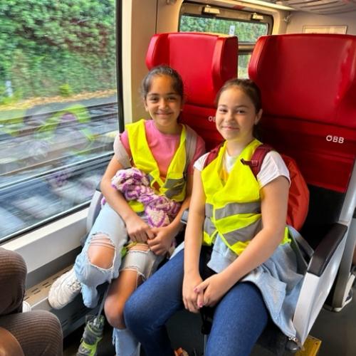 Kinder bei der Innsbruck-Aktion