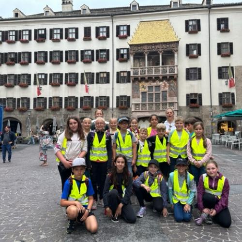 Kinder bei der Innsbruck-Aktion