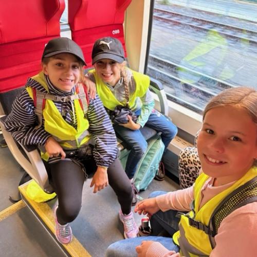 Kinder bei der Innsbruck-Aktion