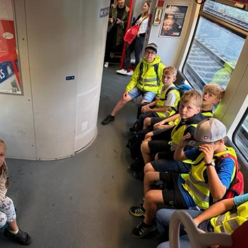 Kinder bei der Innsbruck-Aktion