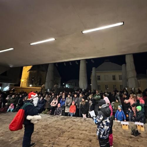 Weihnachtsaufführung von Kindern