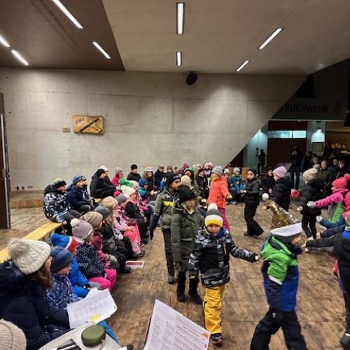 Weihnachtsaufführung von Kindern