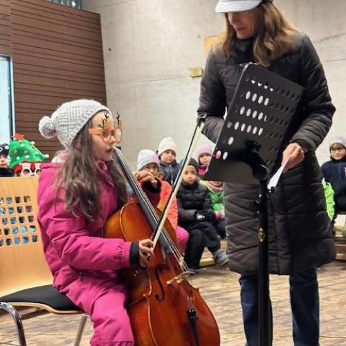 Weihnachtsaufführung von Kindern