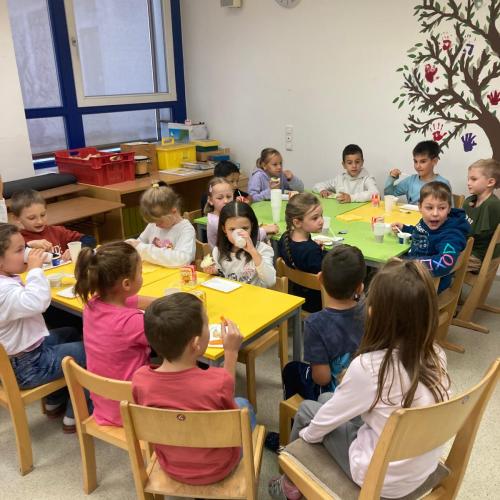 Bäuerinnen in der Schule