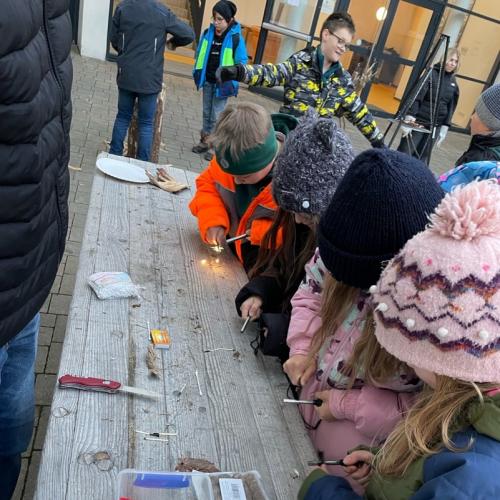 Volksschüler in der Mittelschule