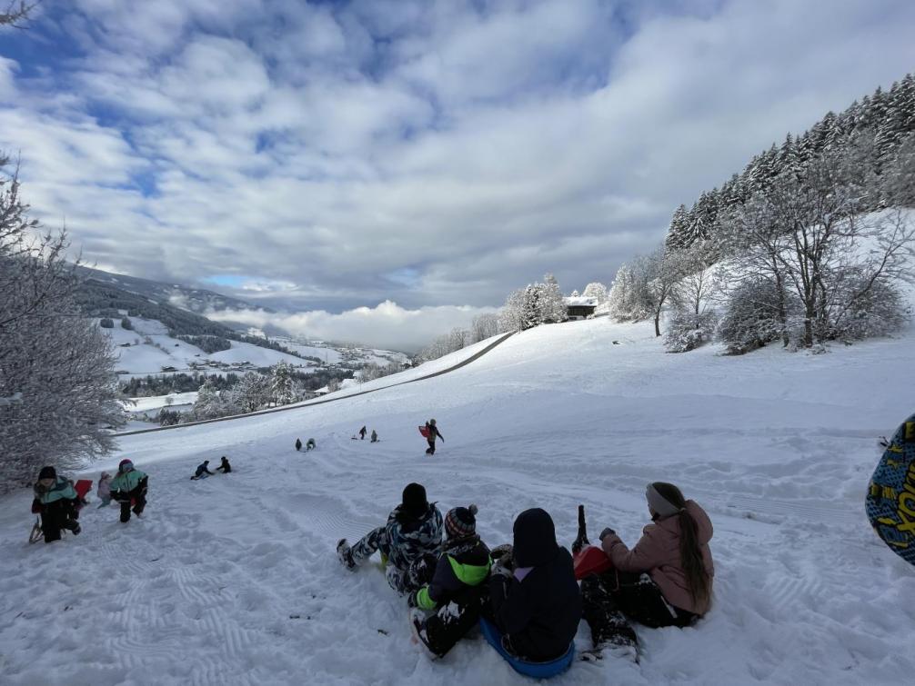 Turnstunde am Rodelhügel