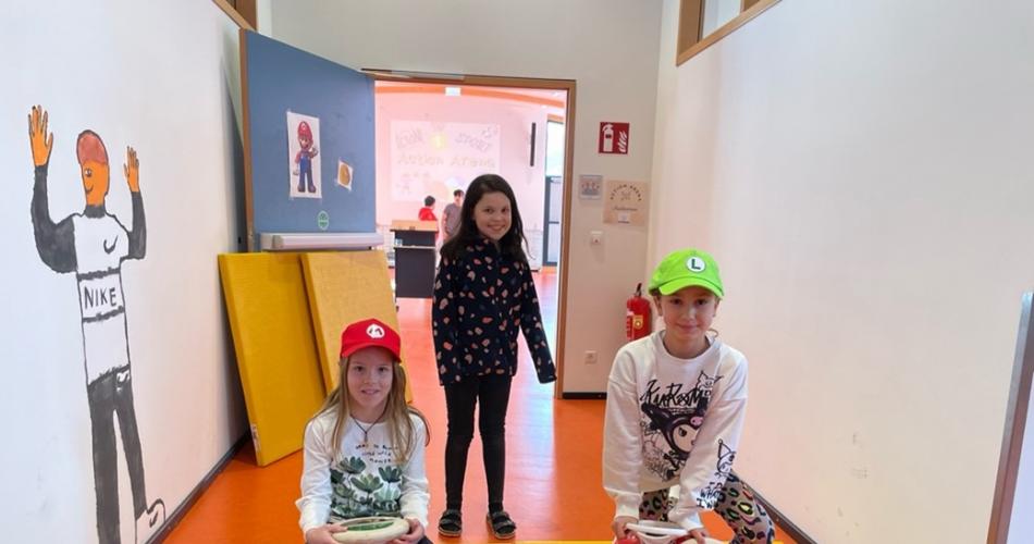 Volksschüler in der Mittelschule