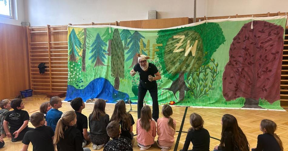 Kinder beim Mitmachtheater